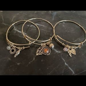 Set of 3 bangles with charms